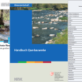 Die Abbildung zeigt das LANUV-Arbeitsblatt 18 „Gewässerstrukturgüte in NRW“, das Handbuch Querbauwerke und einen Tabellenauszug aus der Oberflächengewässerverordnung.