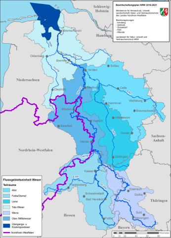 Eine Karte zeigt die Bearbeitungsgebiete der FGE Weser von der deutschen Nordseeküste bis zur Landesgrenze von Bayern. Von Nord nach Süd heißen die Bearbeitungsgebiete: Tideweser, Ober-/Mittelweser mit Leine und Aller, Fulda/Diemel, Werra.