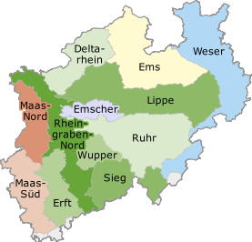 Die Karte zeigt im Westen die Teileinzugsgebiete Maas Nord und Maas Süd. Im Süden schließt sich das TEZG der Erft an, gefolgt vom TEZG Rheingraben Nord über die gesamte Länge von NRW. Östlich liegen hieran anschließend von Nord nach Süd die TEZG Deltarhein NRW, Lippe, Emscher und Ruhr sowie noch ein Teilbereich der Sieg. Im Osten und in der Osthälfte im südlichen Grenzbereich liegt das TEZG der Weser. Zwischen dem TEZG der Weser im Osten und Deltarhein sowie Lippe im Westen liegt im nördlichen Bereich noch das TEZG der Ems.
